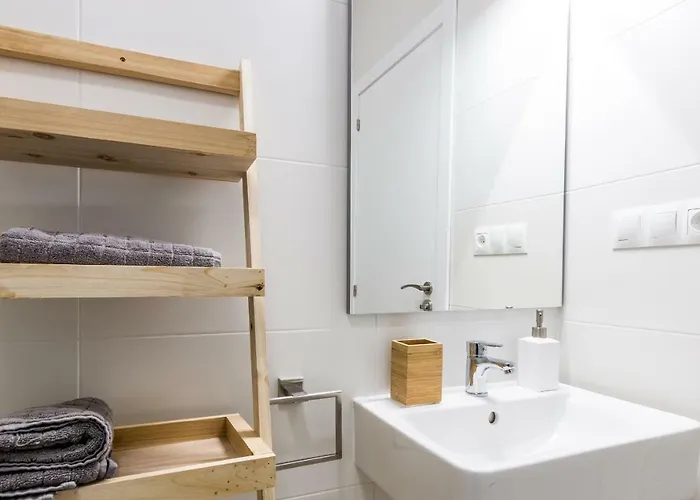 Encantador Piso Nuevo En El Centro De Αλικάντε